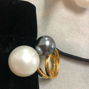 Vintage Kenneth Jay Lane Faux Pearl Goldtone Ring Size 8